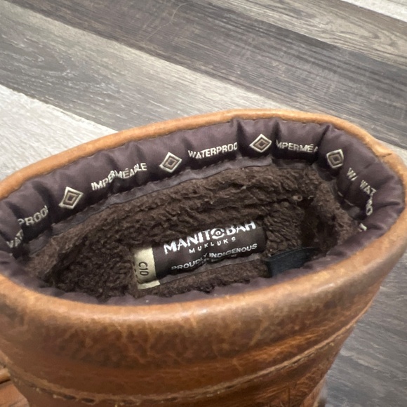 Kids Manitoba Mucklucks sz10 - Picture 3 of 3